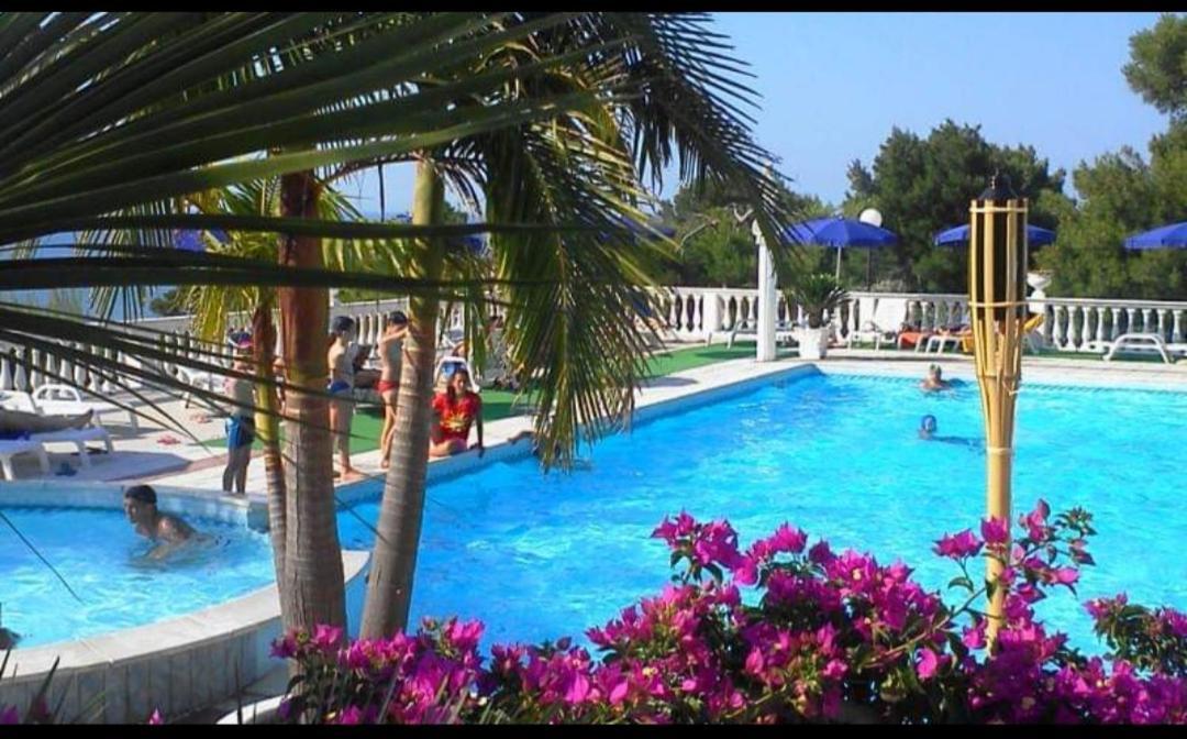 Aparthotel Emarine 3*